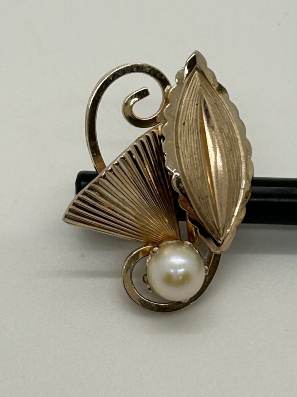 Vintage Loran Sim Faux Pearl Leaf Design Screw Back Earrings 1/20 12k Gold Fille - Picture 6 of 8